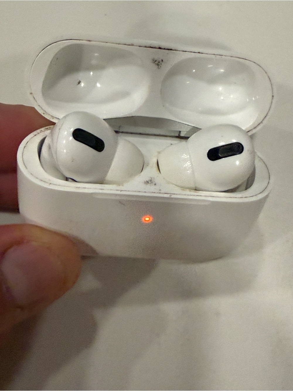 AirPods Pro A2084 both earbuds and cable and adapter no box